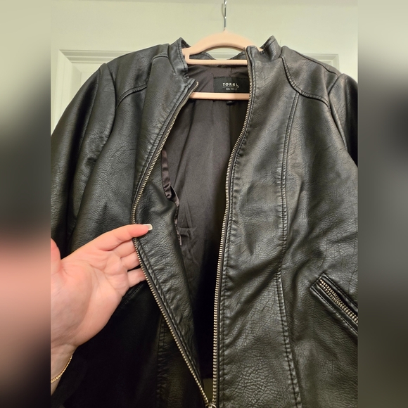 Torrid Leather Jacket - Picture 4 of 10